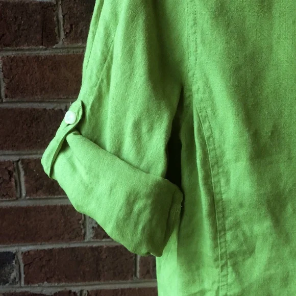 Talbots Linen 3/4 sleeve, sleeve buttons up, pocket on left chest. - Picture 3 of 5